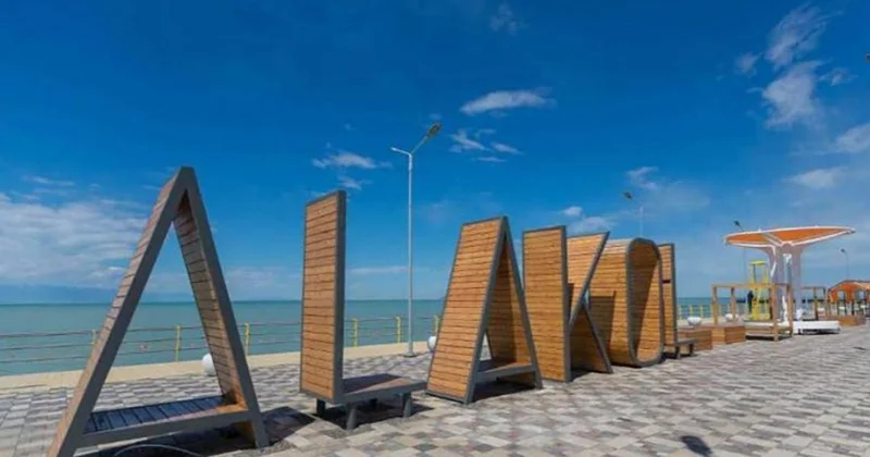 Берик Уали рассказал о планах по развитию туризма на побережье Алаколя