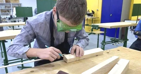 Более 30 тысяч казахстанских школьников освоят профессиональные навыки