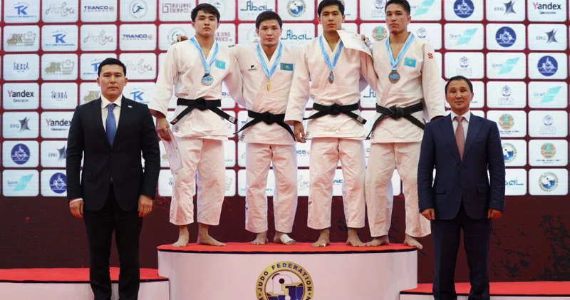 Ербол Мырзабосынов дзюдодан Қазақстан чемпионатының жеңімпаздарын марапаттады