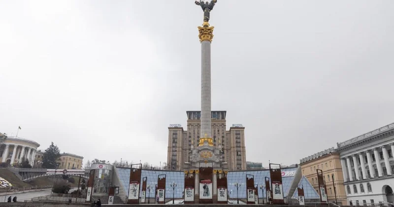 Партия Порошенко начала процедуру отставки правительства Украины