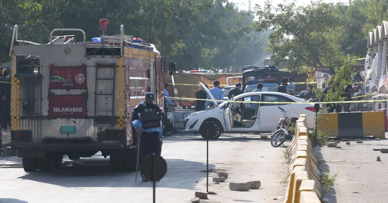 Взрыв прогремел в столице Пакистана: гибель 12 человек считают терактом