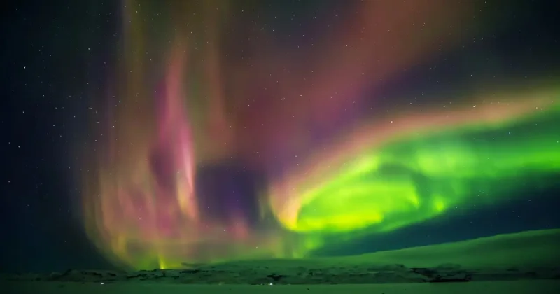 Сильные магнитные бури возможны 12 ноября с интервалом в несколько часов