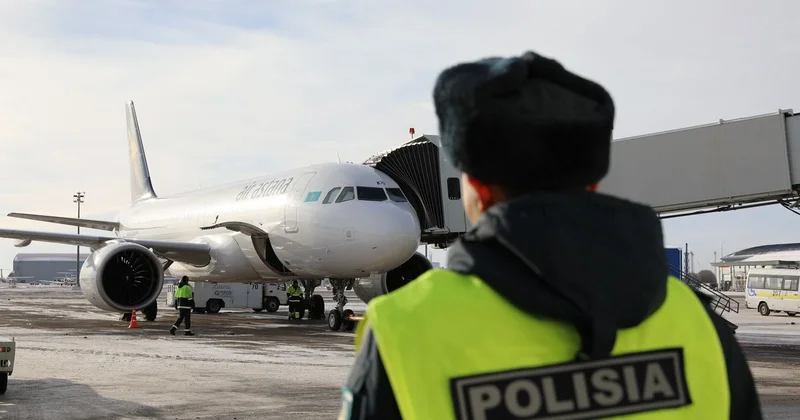 Иностранка закурила в туалете самолета и заплатила большой штраф в Казахстане