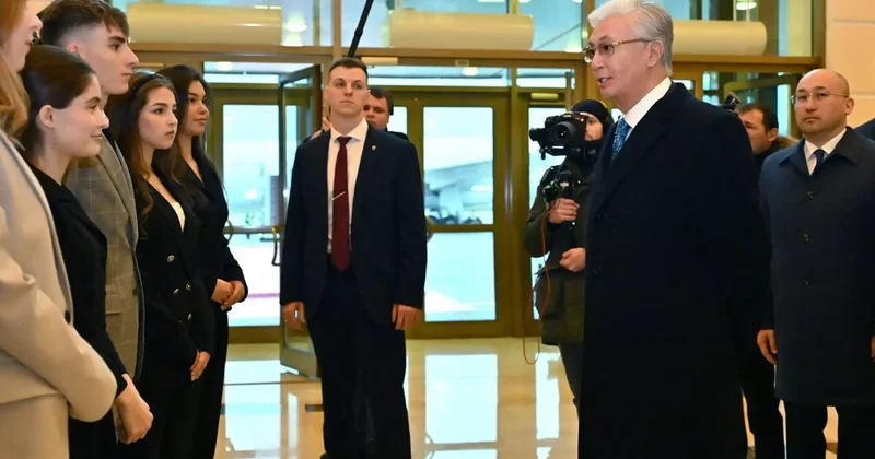 Тоқаев Мәскеу институтының студенттерімен қазақша сөйлесті