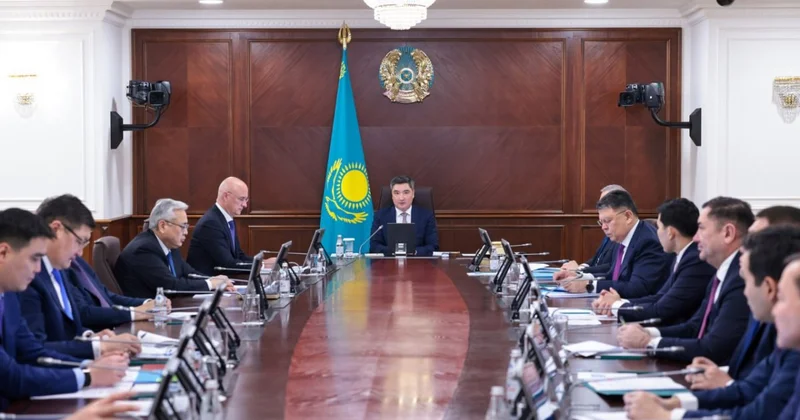 Недоработка акиматов Олжас Бектенов о срыве сроков строительства вокзалов