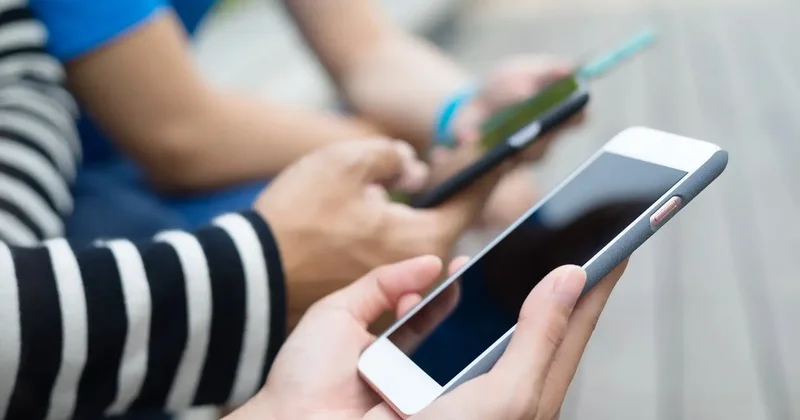 "Жду 2 недели". Задержки в регистрации смартфонов объяснили сезоном выхода новых моделей