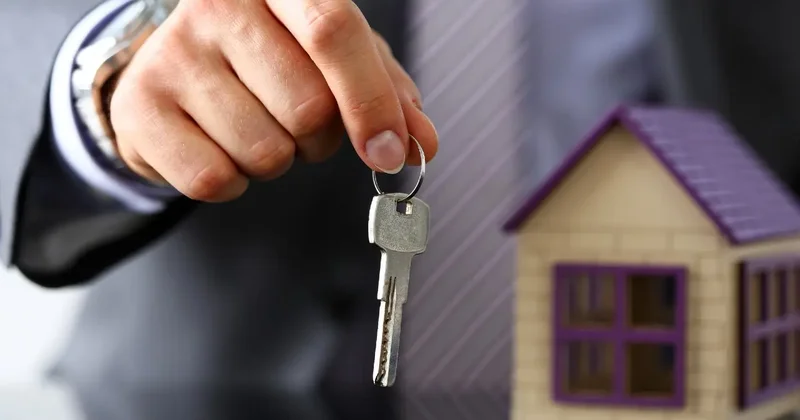 Взыскание квартиры у жителя Костаная для уплаты долга признали незаконным из за одного нарушения