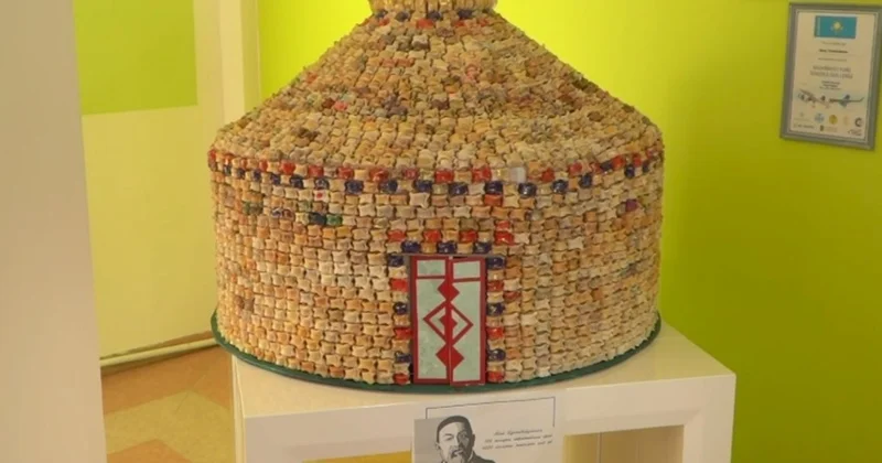 Ақтөбелік оқушылар 4 мың асықтан киіз үйдің макетін жасап шықты