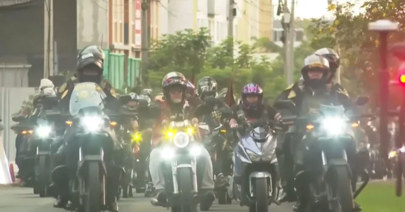 Перуде байкерлер шеруге шықты