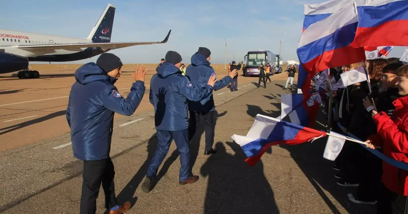 Байқоңырға Союз МС 28 кемесінің экипажы барды