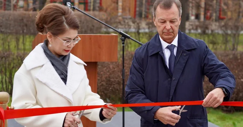 Сквер дружбы Казахстана и России открыли в Москве