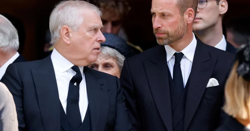 Лишенного титулов сына Елизаветы II заподозрили в заговоре против будущего короля