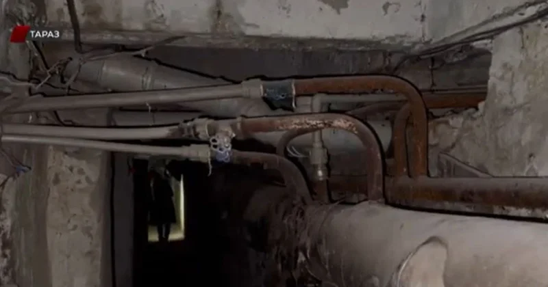 Мандраж от каждого стука : жители Тараза боятся находиться в своих квартирах из за состояния домов