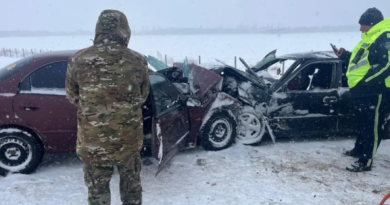 Алматы Өскемен тасжолындағы жол апаты: төрт адам қаза тауып, төртеуі ауруханаға түскен