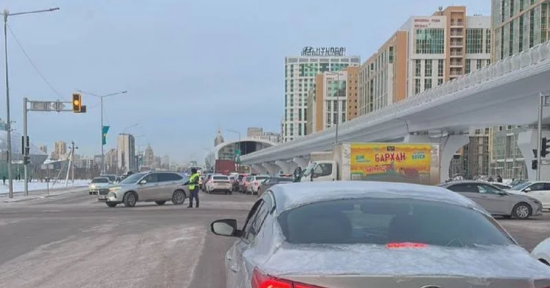 Во власти страшных пробок : жители Астаны пожаловались на огромные дорожные заторы (фото, видео)