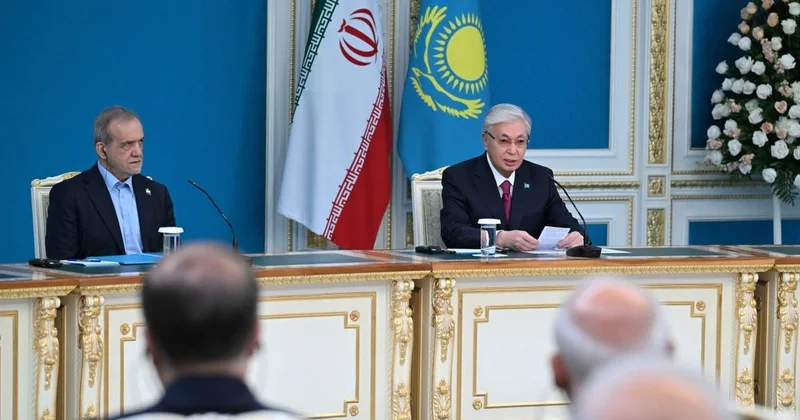 Токаев и Пезешкиан обсудили международную повестку в Астане