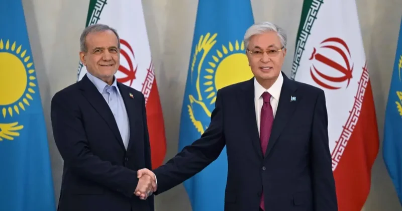 Президенты Казахстана и Ирана провели встречу в узком составе
