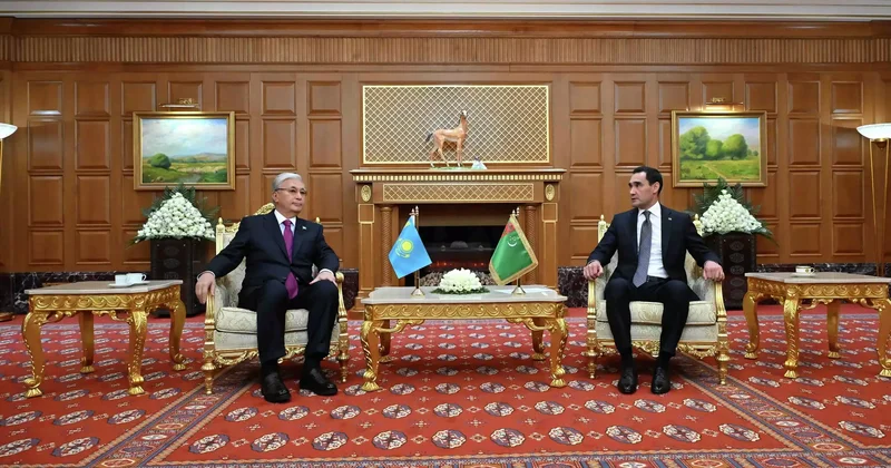 Тоқаев Ашхабадта Түрікменстан президентімен кездесу өткізді