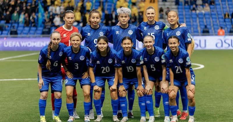 Сборная Казахстана потеряла пять позиций и завершила год 113 й в рейтинге ФИФА