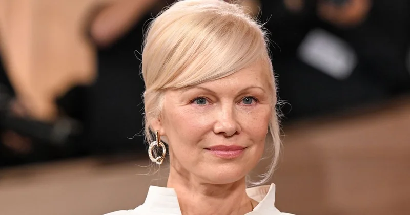 Хелло, ағайын : актрису Памелу Андерсон в Threads начали учить казахскому языку и матам