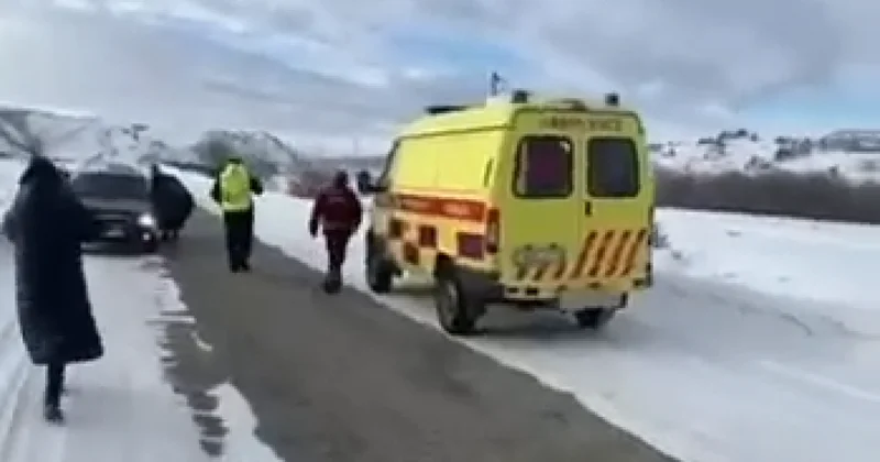 Шығыс Қазақстанда полицейлер күрежолда әйелді құтқарып қалды