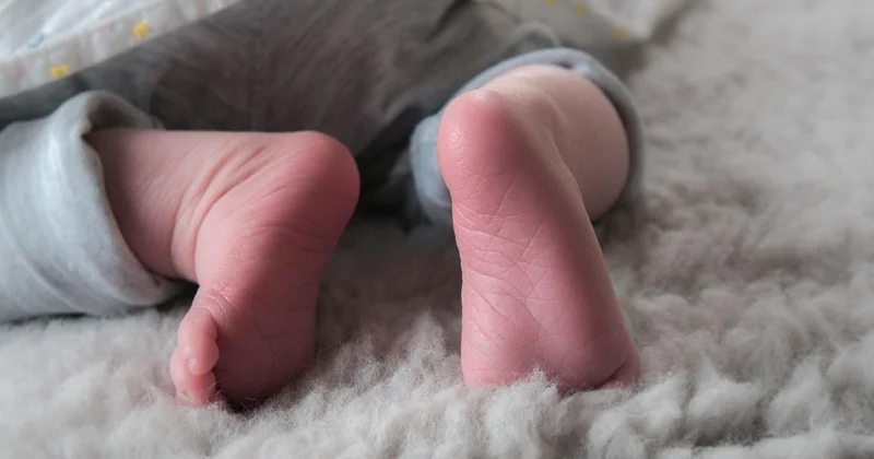 Ребенка в мусорном ведре нашли в больнице Узбекистана