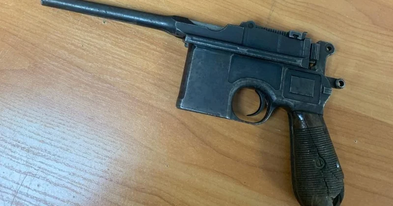 Ақтөбе полициясы ғасырлық тарихы бар тапаншаны тәркілеп, музейге қойды