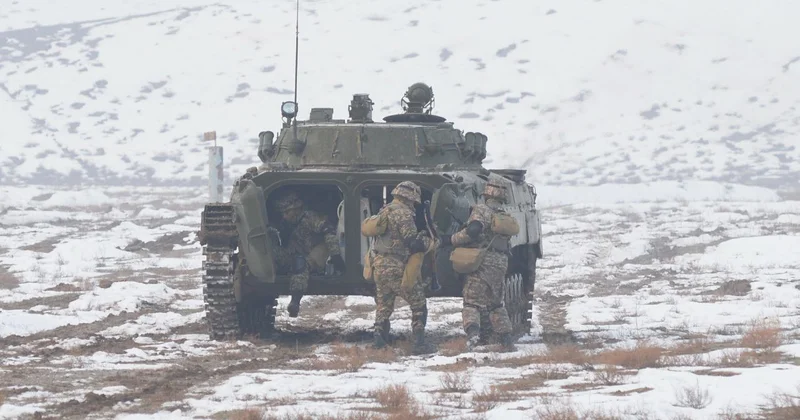 Социальная поддержка военнослужащих Казахстана: что изменилось в 2025 году