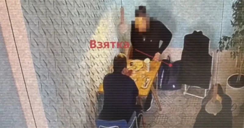 БҚО да жоғары лауазымды шенеунік ұсталды: видео