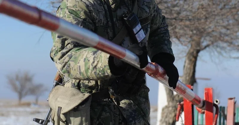 Военнослужащего в Мангистау наказали за выход в прямой эфир в TikTok на дежурстве