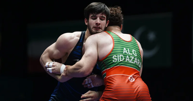 Алты балуан жеңіс тұғырына көтерілді