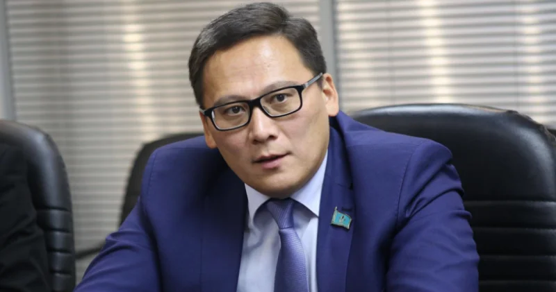 Сотталған экс ректор сауда орталықтарының бірінен байқалған: ҚАЖК жауабы