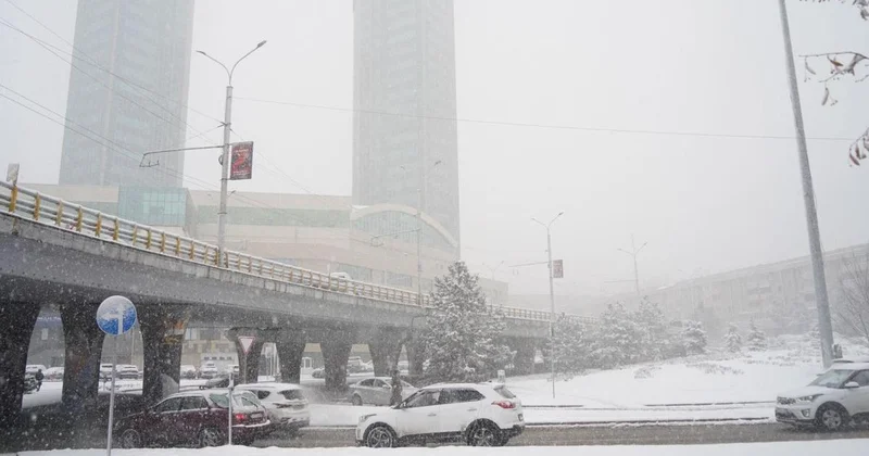 Алматы готовится к снегопаду: акимат обратился к горожанам