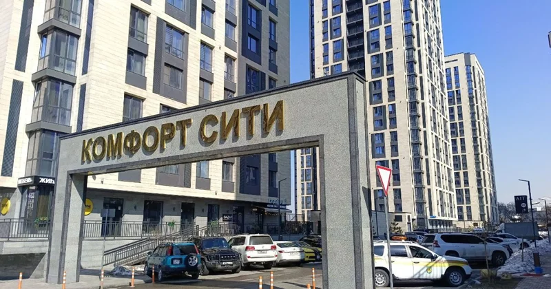 Алматинка с четырёхлетним малышом упала с 18 этажа: почему полиция закрыла дело