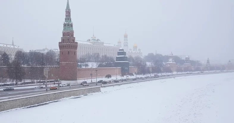 Ресей билігі WhatsApp пен YouTube ті тәуелсіз интернеттен алып тастады