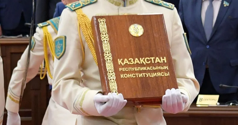 Халық қолдаса, жаңа Конституция қашан күшіне енеді?