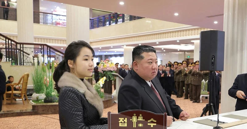 Разведка Южной Кореи заявила, что Ким Чен Ын объявит свою дочь преемником власти