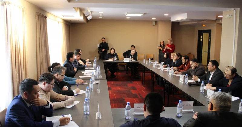 Халықтық Конституция жаңа Ата Заңның жобасы ел болып жазылды