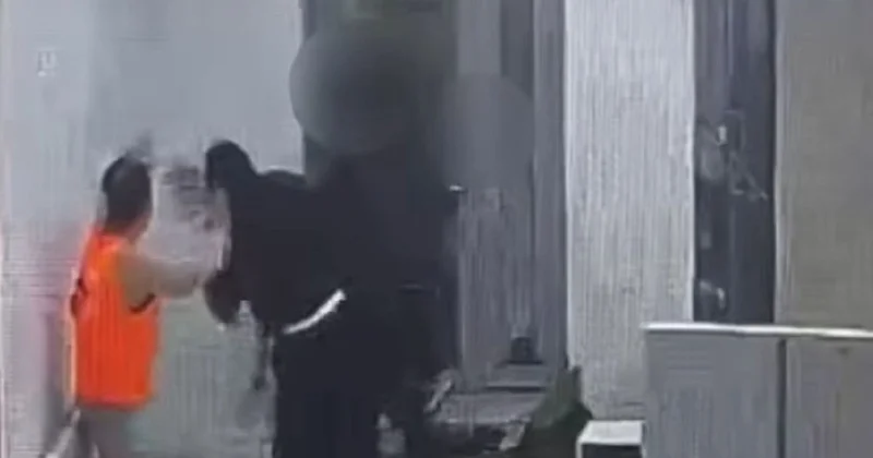 Разгромил сауну и напал на полицейского: видео с адвокатом из Актау распространили в Сети