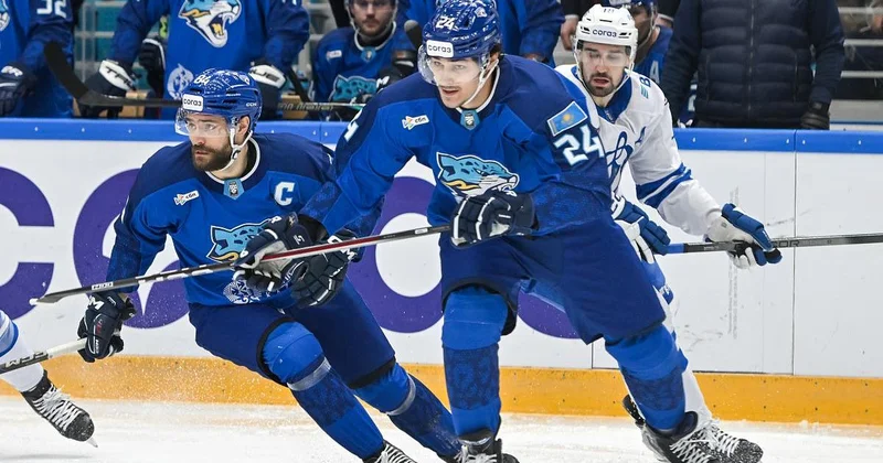 Разгромным поражением с пятью шайбами завершился матч Барыса против СКА в КХЛ