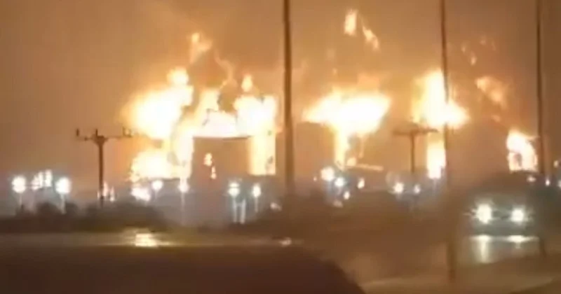 Нефтехранилища взорвались после атаки дрона в Омане (видео)