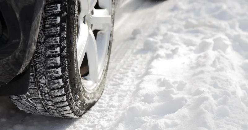 Риск для жизни и кошелька: штраф за выезд на закрытые трассы в непогоду грозит казахстанцам