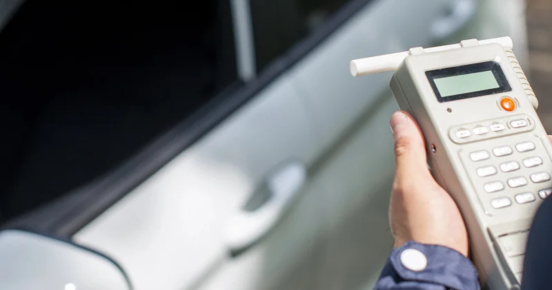 Астанада мас күйде көлік жүргізген полицей жүргізуші куәлігінен айырылды: ол шағым түсірді