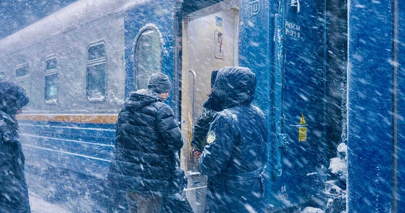 Аязды күні жолда қалған 390 адам пойызбен тасымалданды