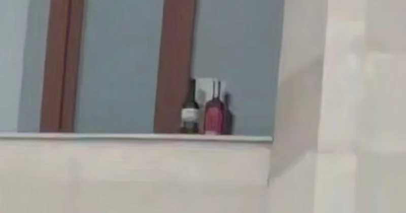 Прокуроров наказали за бутылки из под алкоголя на окне здания в Семее (видео)