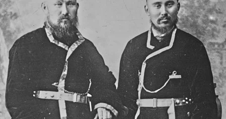 Ағайынды Дүйсен мен Дүйсенбі болыс