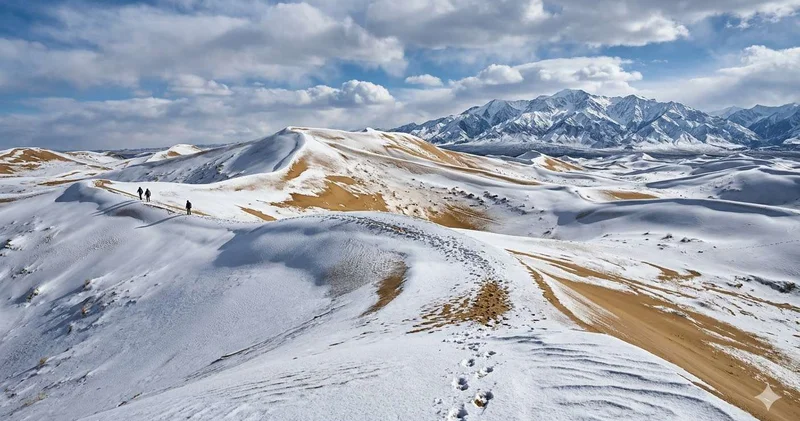 В пустыне Сахара выпал снег