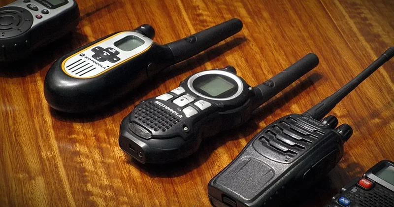 Пейджеры, рации и бумажные карты скупают жители Москвы из за частых отключений мобильного интернета