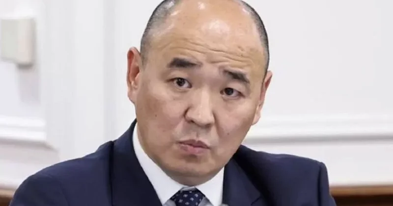 Намыстанып оқыдым : Қанат Шарлапаев алғаш рет қазақ тілінде сұхбат берді