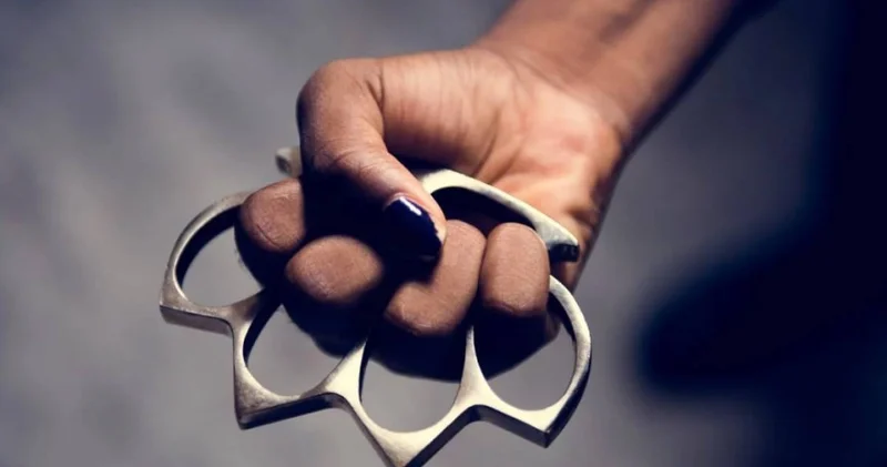 Таразда мектеп оқушылары тоғызыншы сынып оқушысын топ болып соққыға жыққан